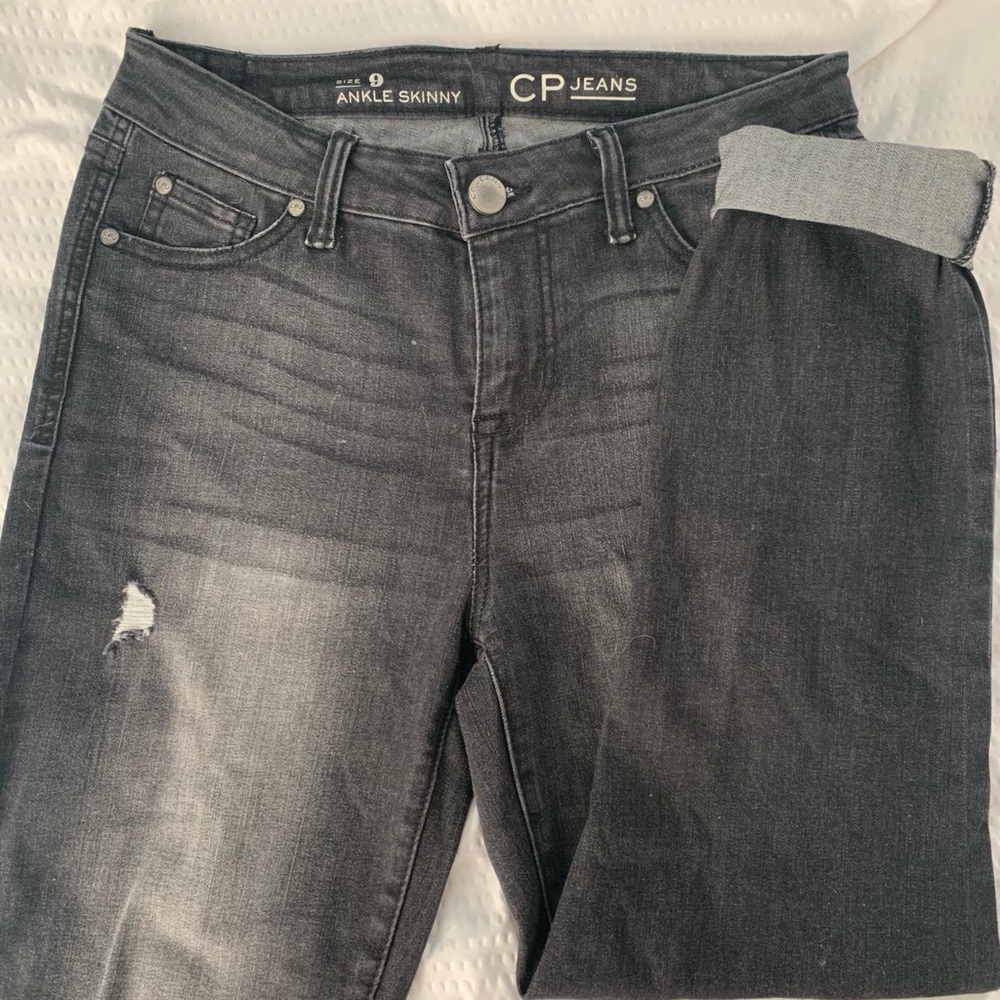 black ripped skinny jeans